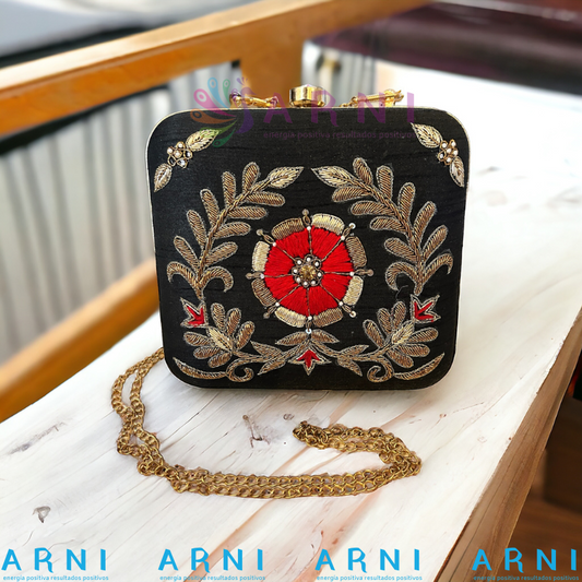 Cartera Negro con Flor Rojo